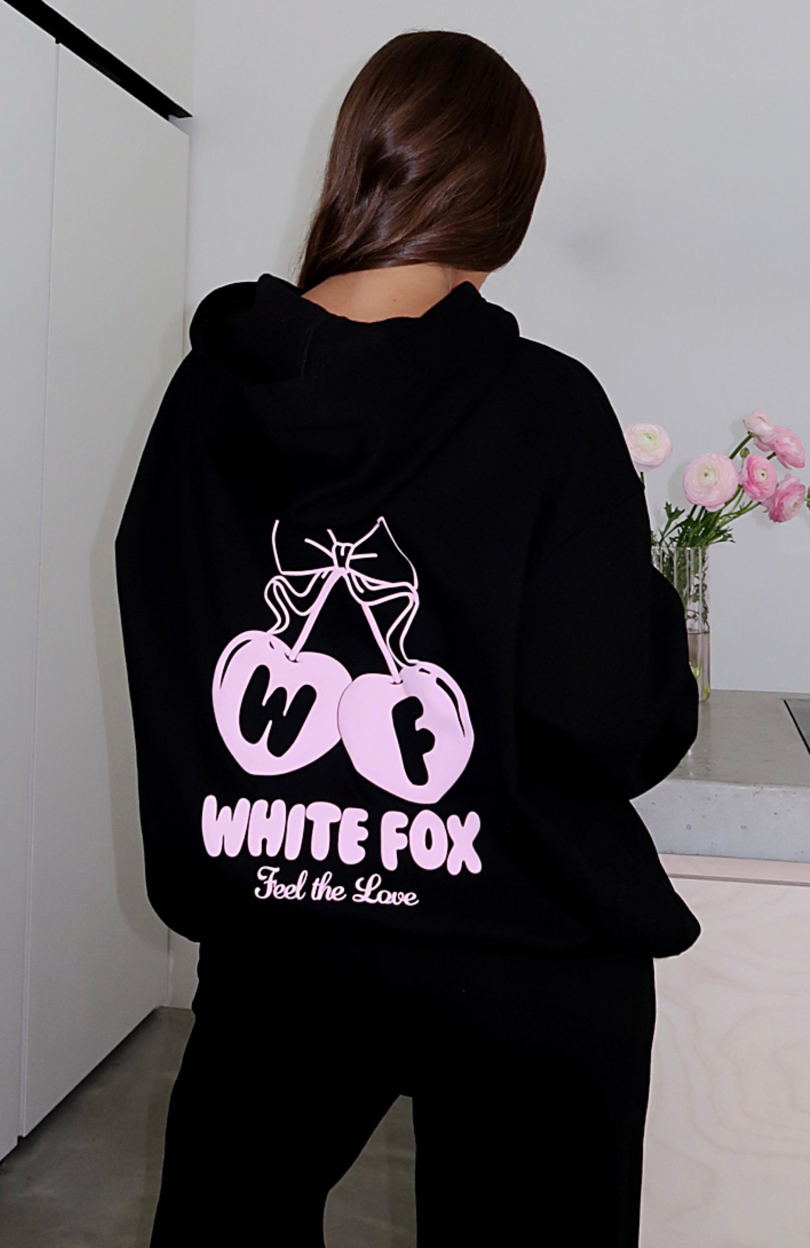 FEEL_THE_LOVE_HOODIE_FEEL_THE_LOVE_SWEATPANTS_02.12.copy
