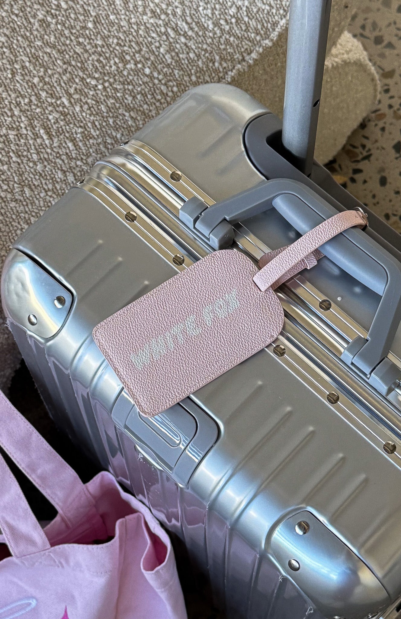 white-fox-checked-in-luggage-tag-baby-pink.30.9.25.02