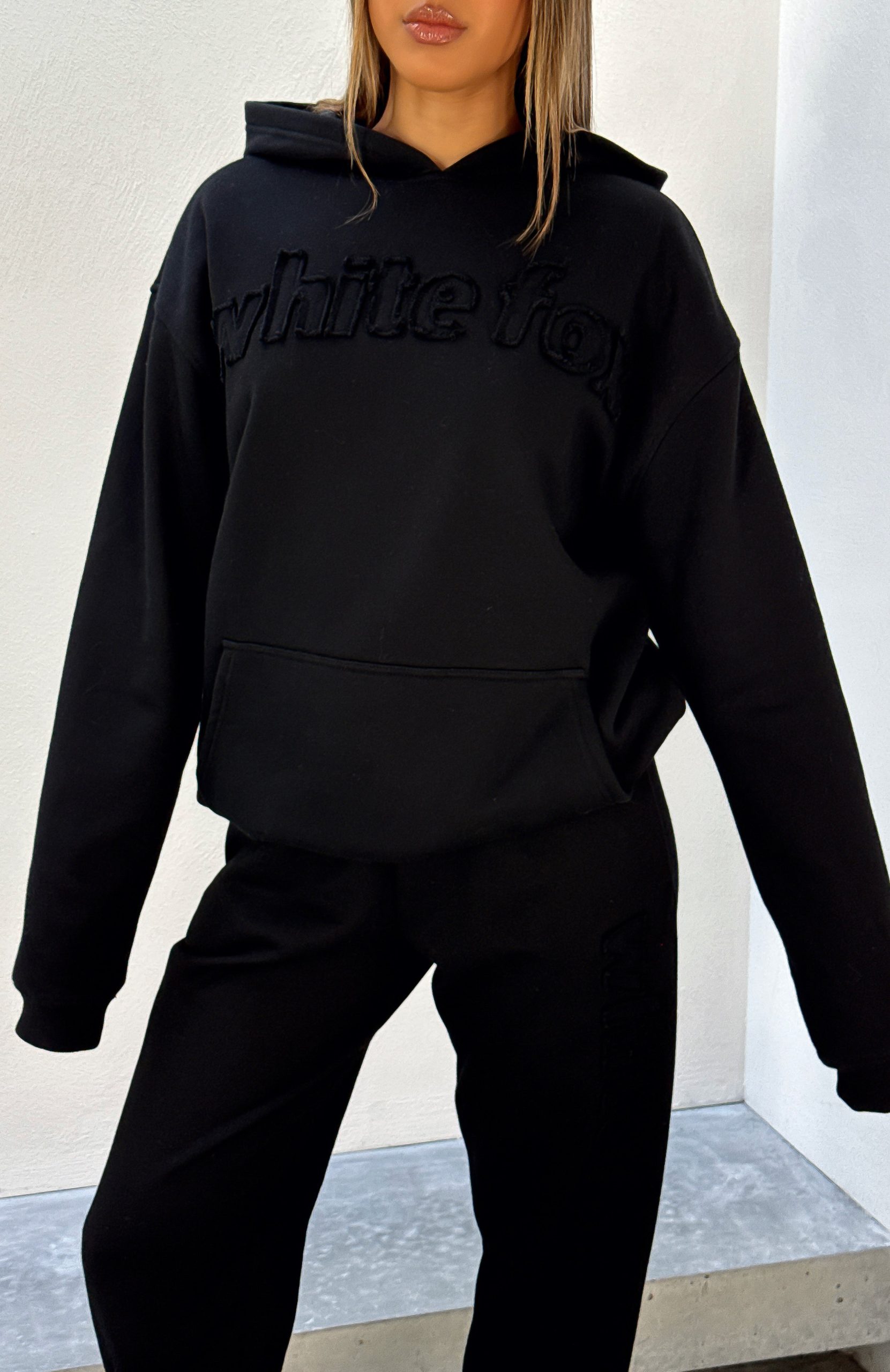white-fox-from-the-archives-lexi-oversized-hoodie-sweatpants-black-29.9.254