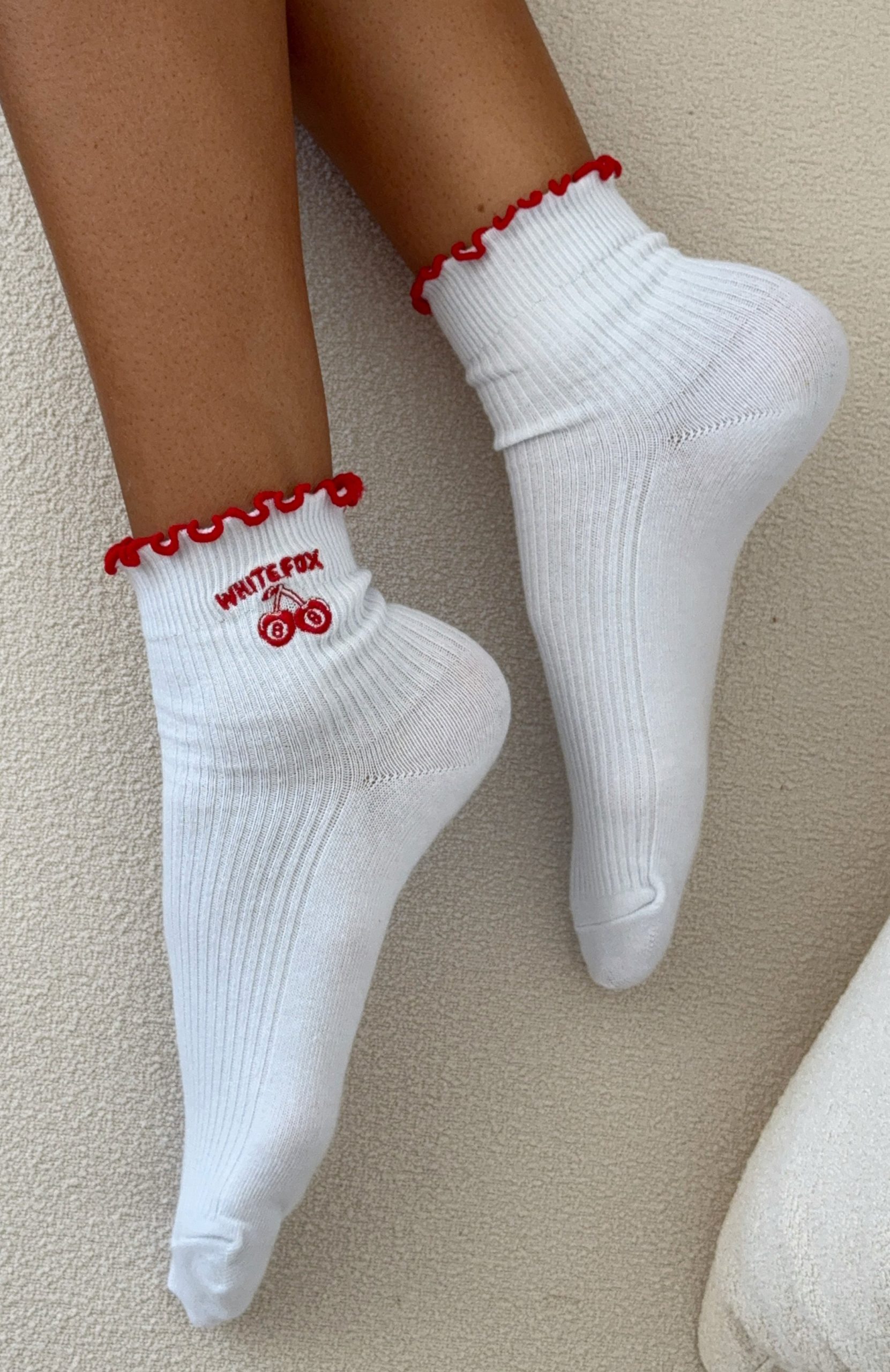 white-fox-with-love-in-the-moment-socks-white-red-white-9.12.2502